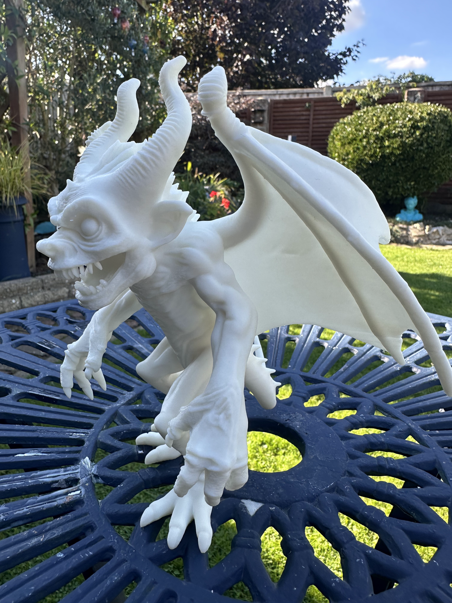 Grotesque Gargoyle – XL Resin Fantasy Showpiece / Collector Statue