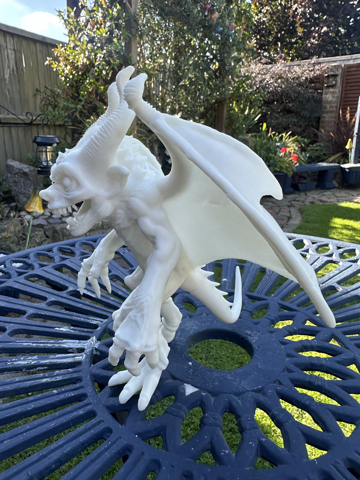 Grotesque Gargoyle – XL Resin Fantasy Showpiece / Collector Statue